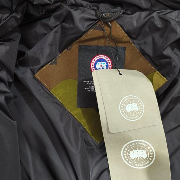 Canada Goose Multicolor Printed Down Jacket - Picture 14 of 14